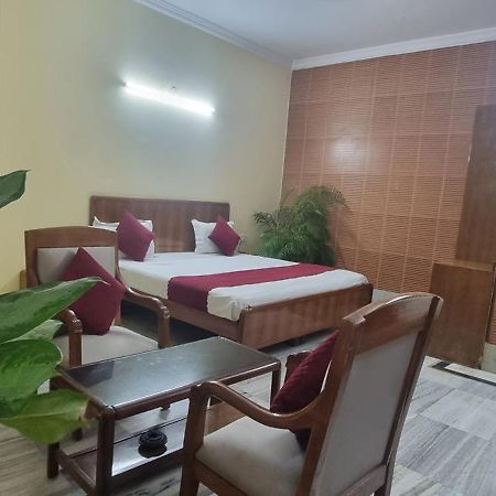 Hotel Har Ki Pauri By Around Stays Haridvár Kültér fotó