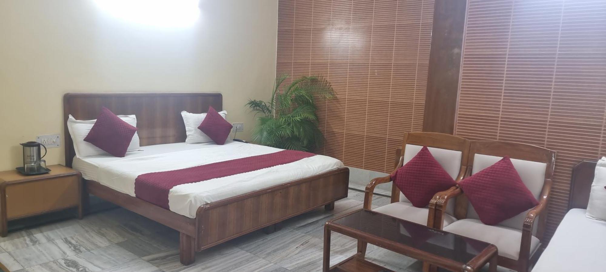 Hotel Har Ki Pauri By Around Stays Haridvár Kültér fotó