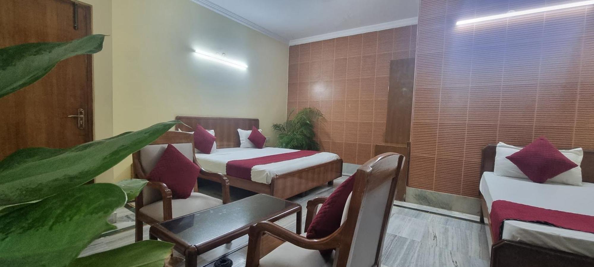 Hotel Har Ki Pauri By Around Stays Haridvár Kültér fotó