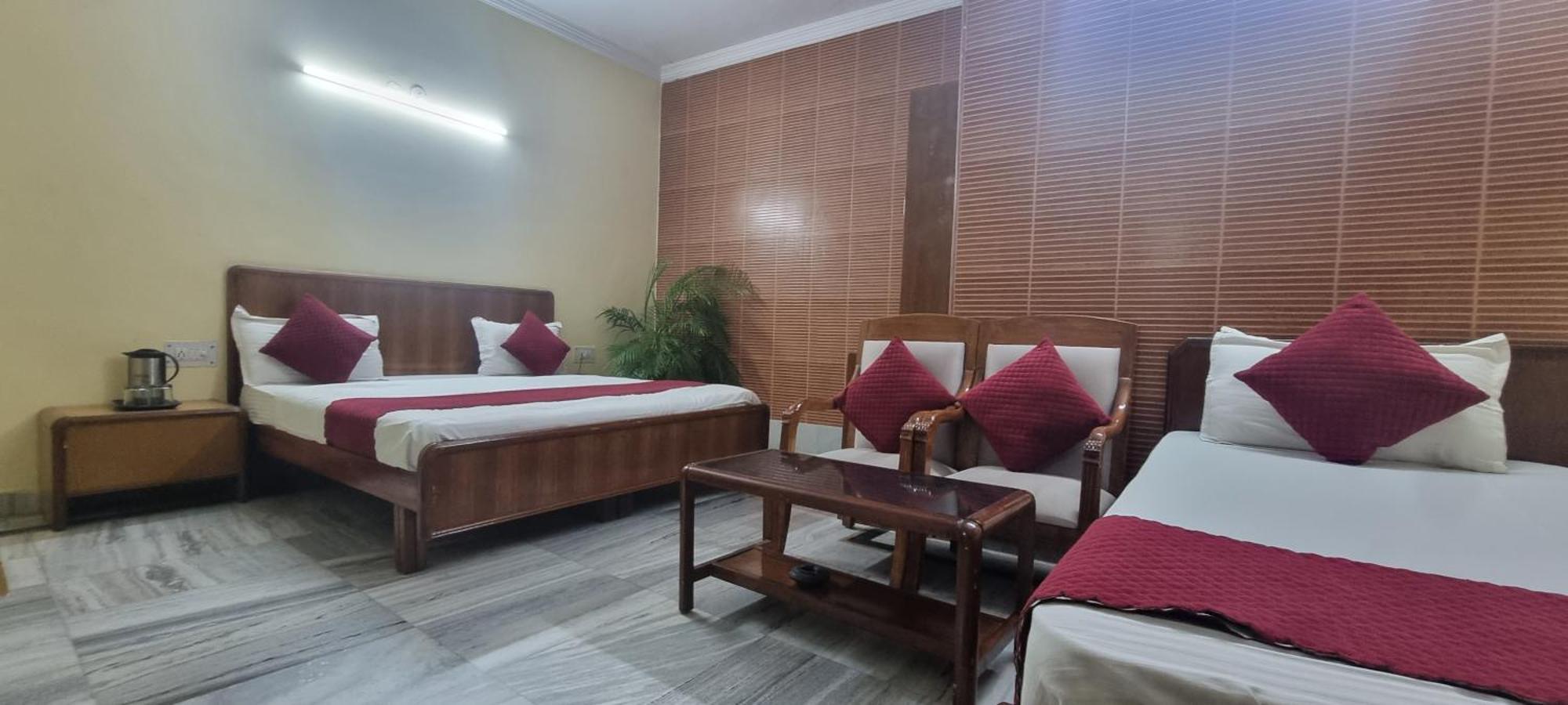 Hotel Har Ki Pauri By Around Stays Haridvár Kültér fotó